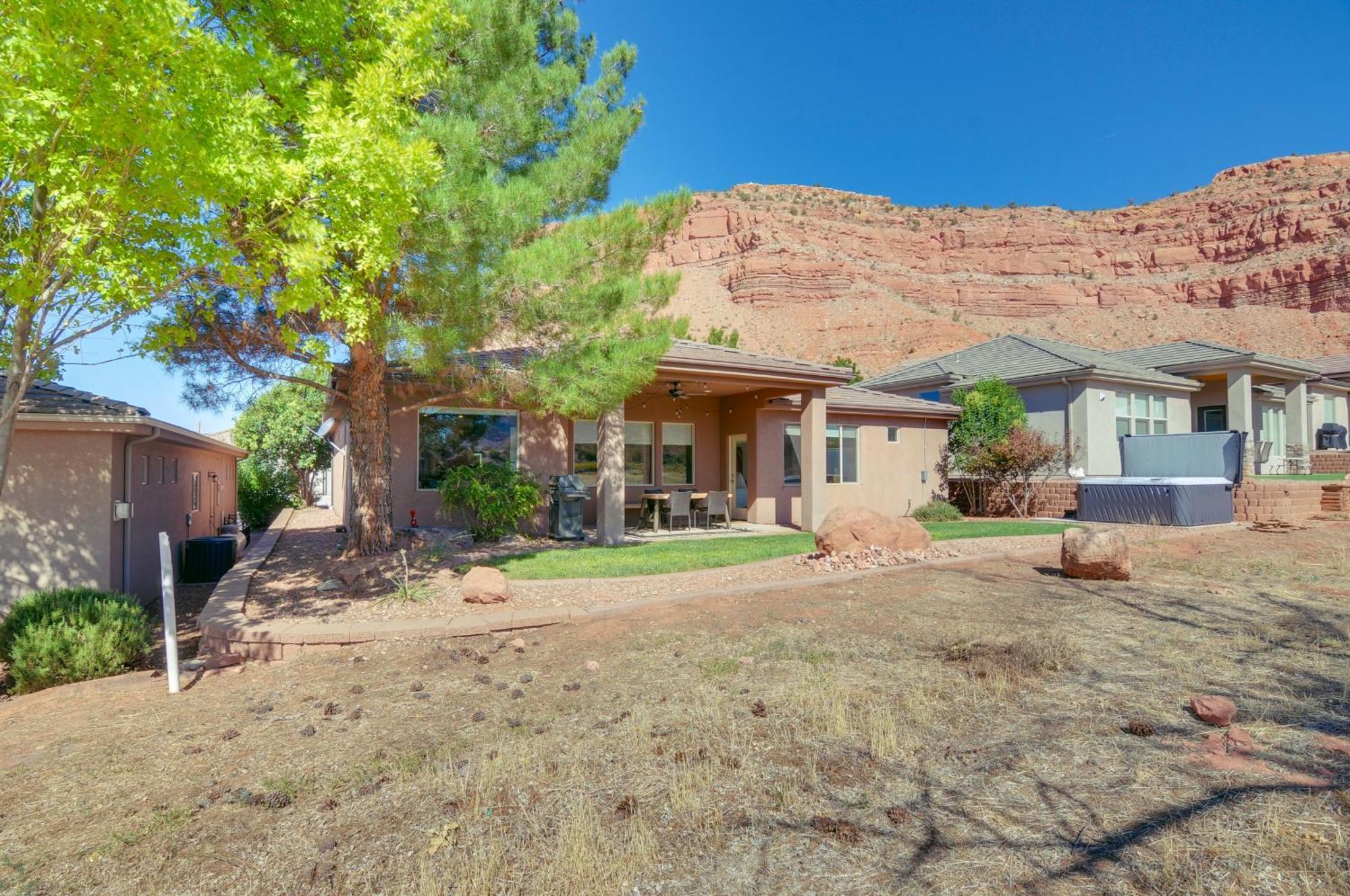Zion Area With Scenic Views And Trail Access Holiday home