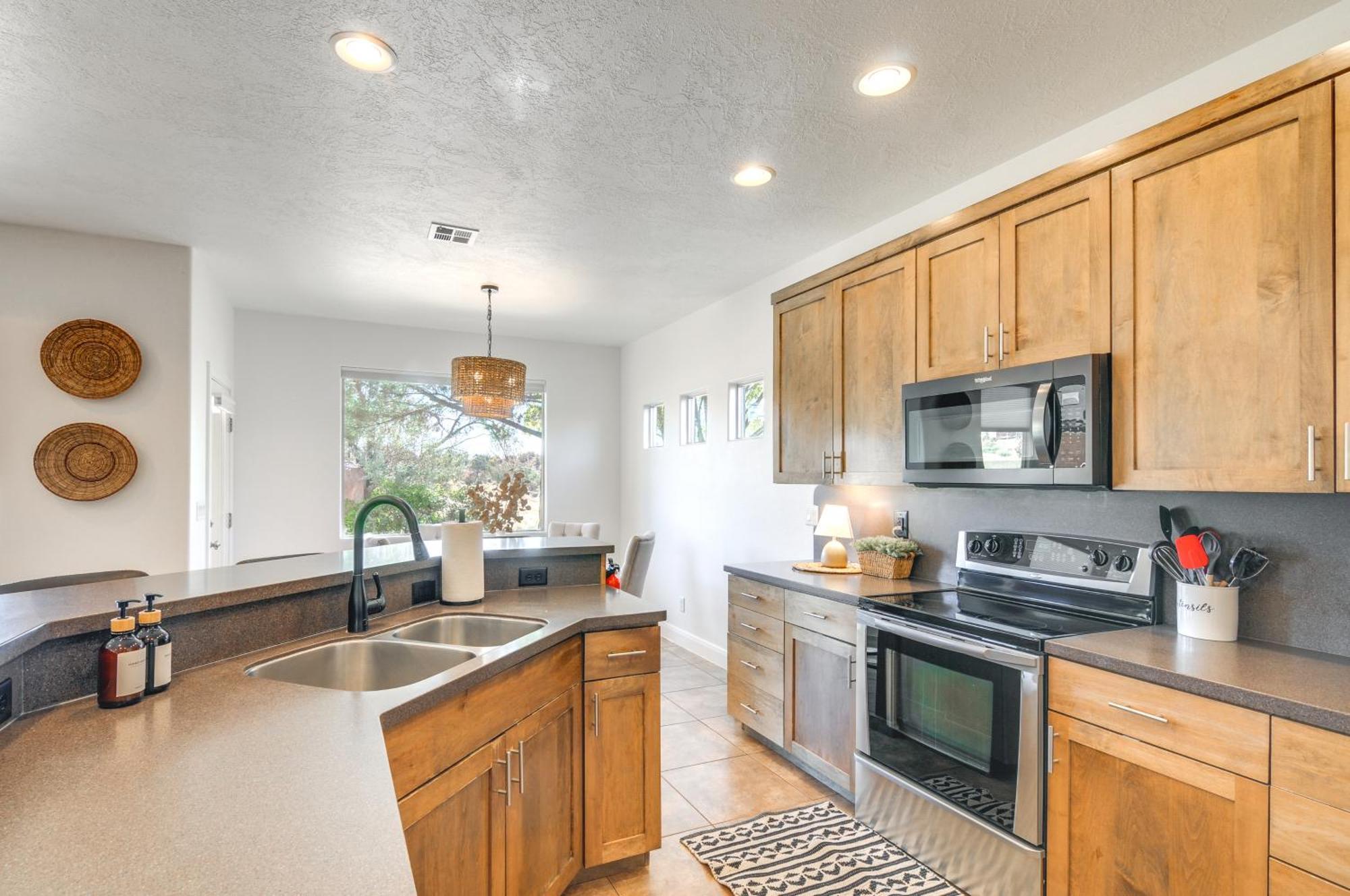 Zion Area With Scenic Views And Trail Access Holiday home Kanab