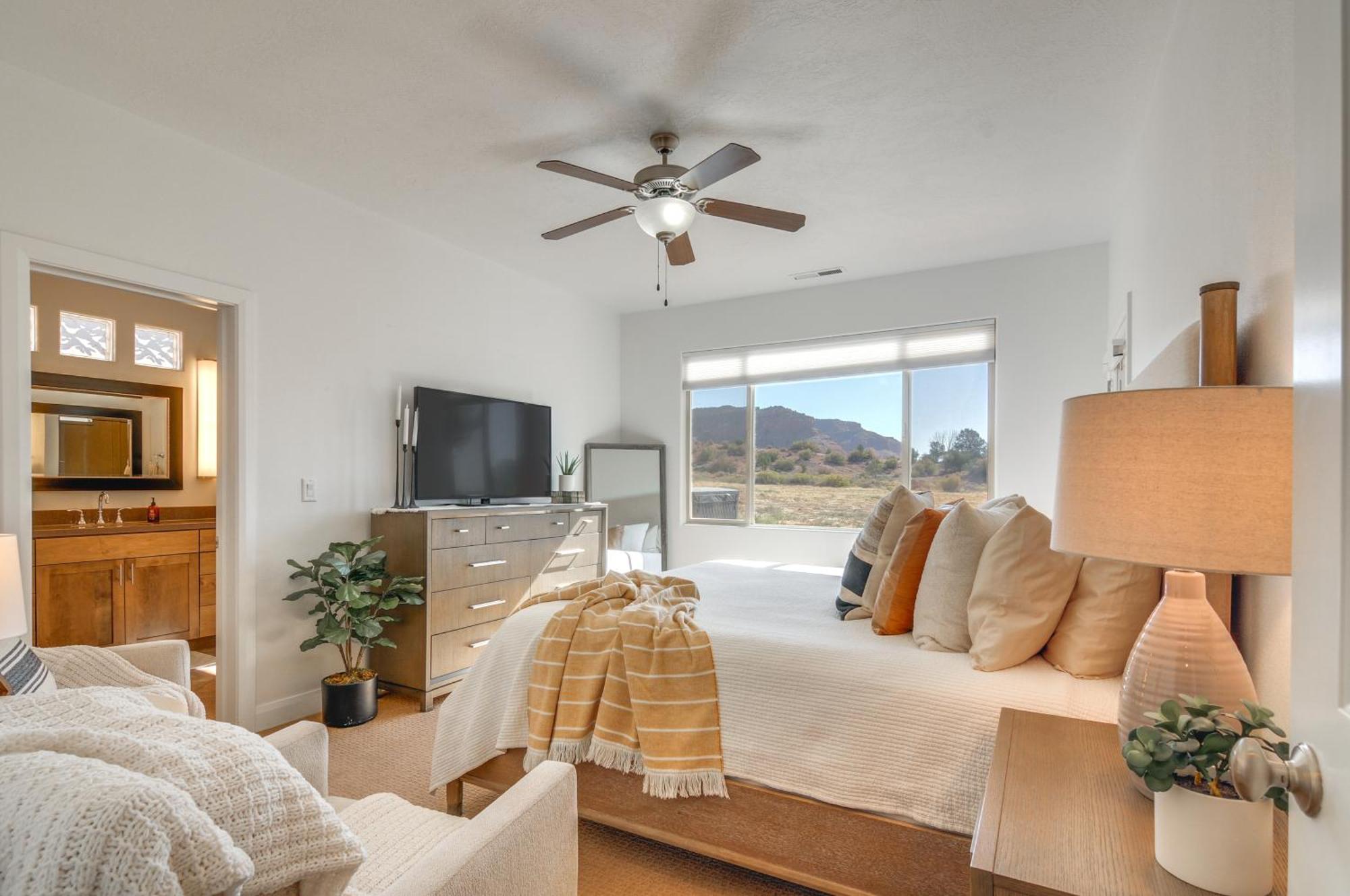 Zion Area With Scenic Views And Trail Access Holiday home